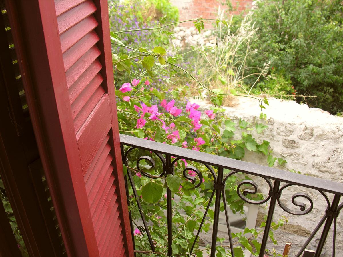 Salyangoz Bed & Breakfast Алакати Екстериор снимка